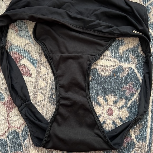 Women’s Bikini Haul - Picture 10 of 11